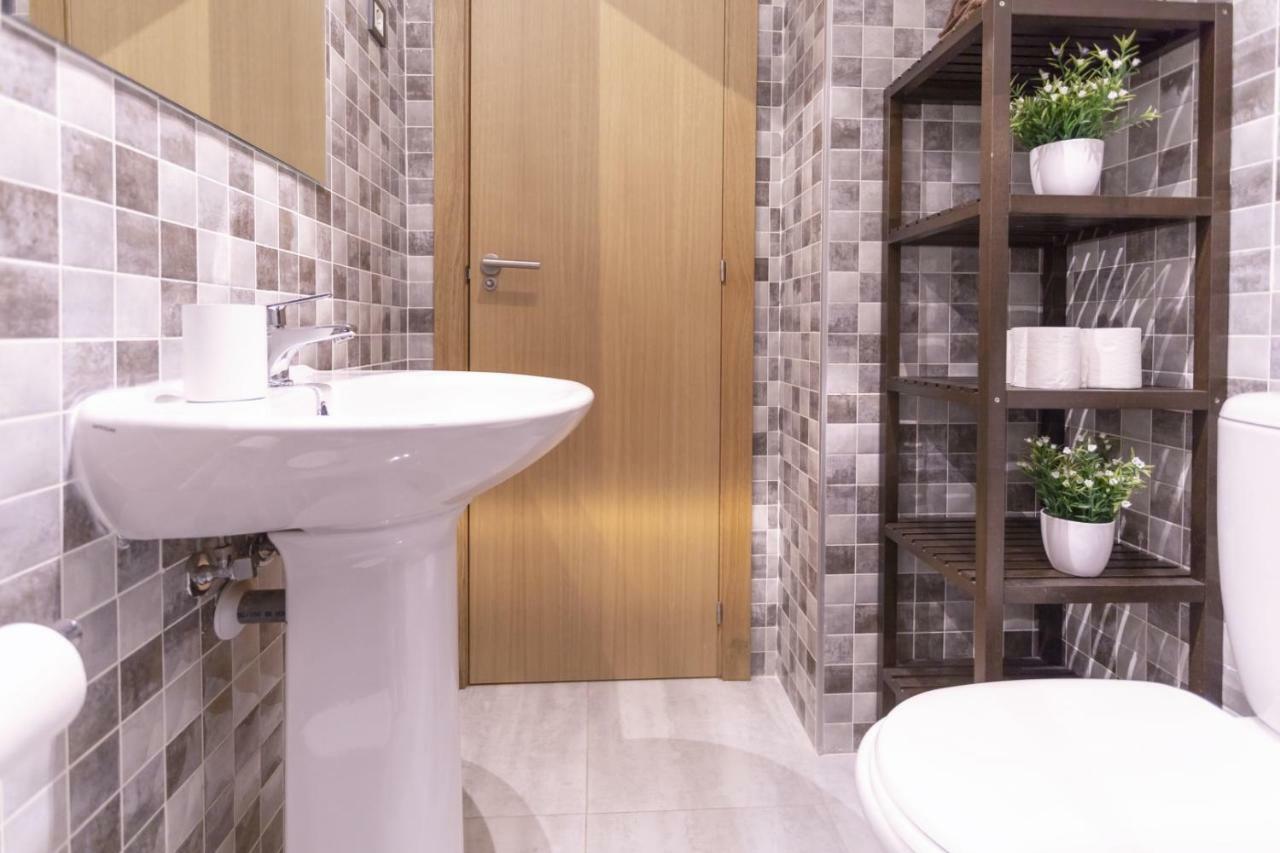 -Malagasunapts- Rooftop Pool & Free Parking Экстерьер фото